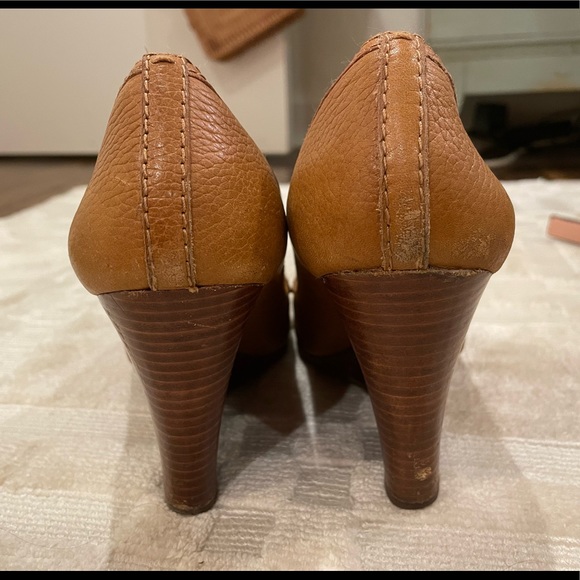 Tory Burch | Leticia Peep-toe Wedge | Tan | Size 8 - Picture 7 of 7